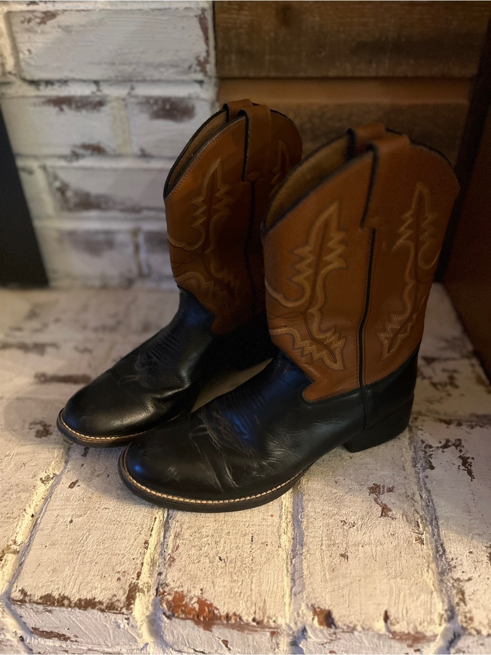Justin Boots Kids Two-Tone Western Boots - Black & Brown size 5 y
